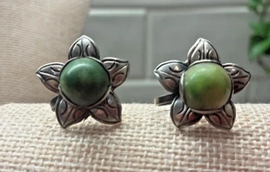 Vintage Sterling Silver Flower Green Onyx Mexico Screw Back Earrings 1950s L4 - Picture 1 of 6