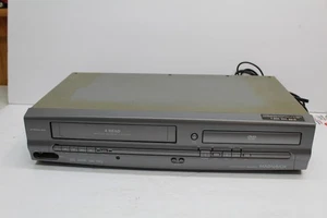 MAGNAVOX DVD/VCR COMBO MWD2206 TESTÉ FONCTIONNE avec câbles PAS de télécommande - Photo 1/8