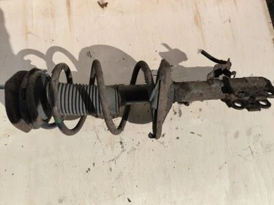 TOYOTA PREVIA 2000-2006 2362 PUNTAL/AMORTIGUADOR/PIERNA (LADO CONDUCTOR DELANTERO) Foto 1 de 4