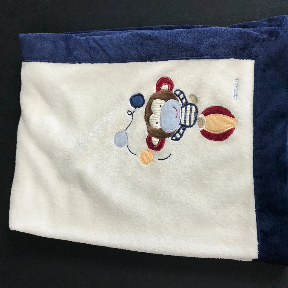 Manta de seguridad para bebé Cocalo azul blanco mono en una pelota  Foto 1 de 1