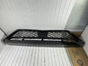2022 - 2025 GENESIS GV70 FRONT LOWER GRILLE Complete W/ Valance 86531-AR710 OEM - Picture 1 of 9