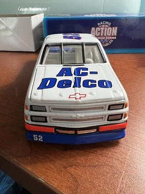 Ken Schrader #52 AC-DELCO Action 1995 Bank - Image 1 of 4