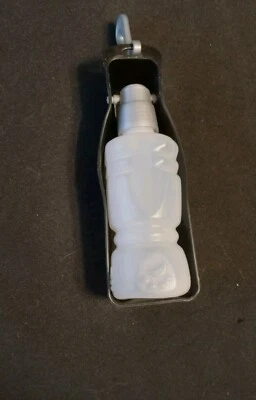 Trinkflasche mit Behälter zum Trinken für Hunde für unterwegs Zustand sehr gut  - Bild 1 von 2