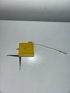 Vintage Terry Bowls Measure Tape in yellow Made In England - Picture 1 of 9