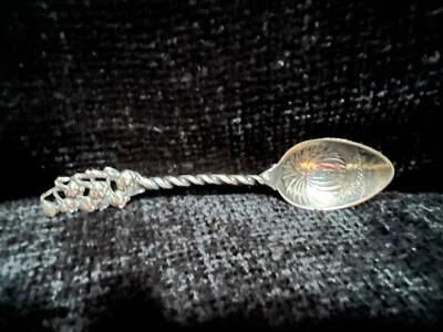 Cuchara Sterling Demitasse, Whiting, patrón de lirio del valle con lavado dorado, 1890 Foto 1 de 4