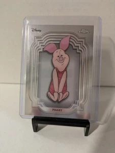 2024 Topps Chrome Disney * Piglet - Winnie the Pooh - Imagen 1 de 2
