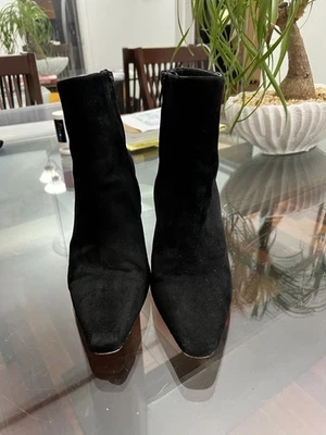 Botines Ann Taylor para mujer negros de gamuza en punta talla 9 Foto 1 de 4
