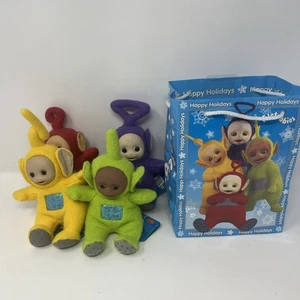 Lotto 4 Ragdoll Vintage Teletubbies Beanie Peluche 5” Bambola con Borsa 1996 Playskool - Foto 1 di 14