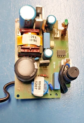 Alimentation amplificateur d antenne tv tnt hd TRIAX TMB 10 - Photo 1/2