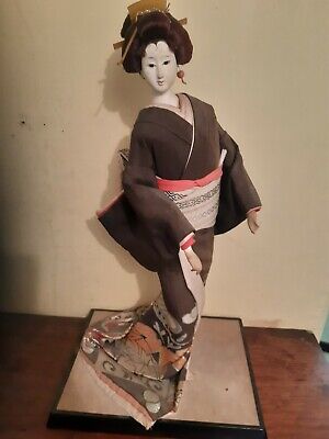 1940's Figure Of A Japanese Bijin Dressed In A Kimono • 38£