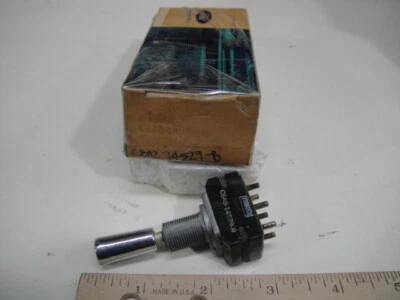 NOS 正品福特 1968 Country Squire Ranch Wagon 车窗调节器控制开关 — 第 1/4 张图片