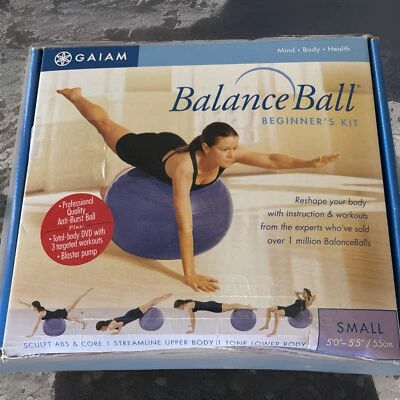 Nuevo GAIAM Balance Ball Kit para Principiantes Pequeño 55cm 3 DVD de Entrenamiento y Bomba DVD de Bonificación Foto 1 de 3