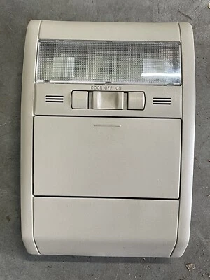 2004 2005 2006 2007 2008 2009 TOYOTA PRIUS OVERHEAD CONSOLE DOME LIGHT BEIGE TAN - Image 1 of 3