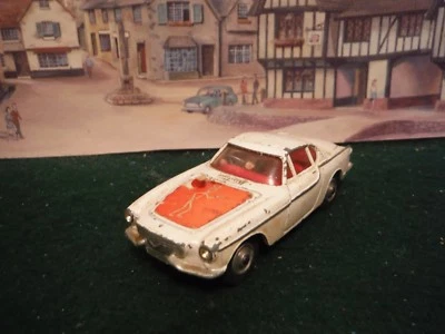 Corgi 258 Volvo P1800 The Saint car with Red Paper logo (025/160) - Image 1 of 3