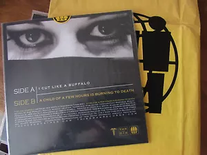 DEAD WEATHER "I cut like a buffalo" 7" Vinyl + DVD sealed rare - Picture 1 of 1
