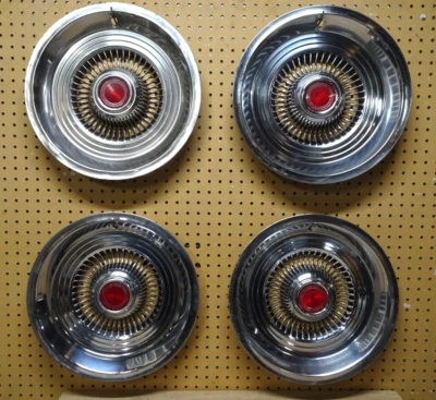 Ford Granada Maverick Zephyr Monarch 1975 1976 1977 tapacubos cubiertas de rueda de 14" Foto 1 de 4