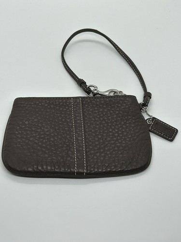 Portafoglio da polso Coach con cerniera ad angolo in pelle ciottolata nero