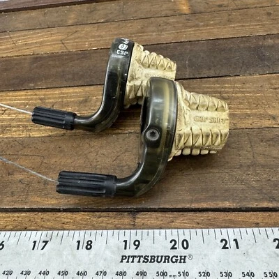 Vintage SRAM 900 ESP Grip Shift Xray  900-81 800x-11 Twist Shifter White GRips - Image 1 of 4