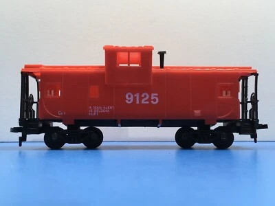 HO Scale "A Man Alert Is Seldom Hurt" 9125 Wide Vision Safety Freight Caboose #7 - Image 1 of 4