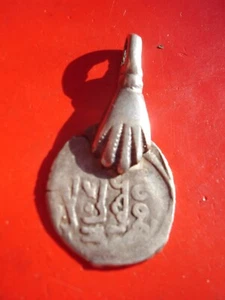 SILVER Moroccan hand engraved pendant with 'coin' L35 mm - Picture 1 of 11