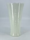 Vase en verre lait d'ancrage années 1960 points diamants flèches motif larme vintage