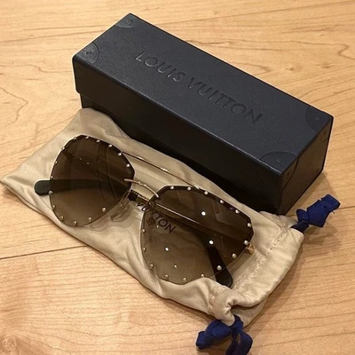 Gafas de sol Louis Vuitton The Party Studs 62□11 dorado/marrón con caja, estuche como nuevas Foto 1 de 4