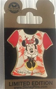 LE RARO Pin Disney WDW Colección de Tarjetas Doradas Camisetas Minnie Mouse Tie Dye Camisa - Imagen 1 de 1