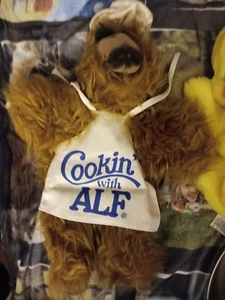 Cookin’ With Alf Hand Puppet Vintage 80s TV Toy - Picture 1 of 1