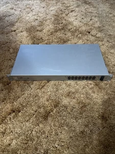 Ubiquiti Networks UniFi PoE+ 16-Port 150W Gigabit Switch (US-16-150W) With Racks - Picture 1 of 3