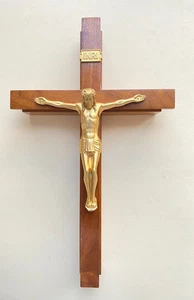 Vintage Wooden Catholic Sacrament Crucifix - Picture 1 of 6