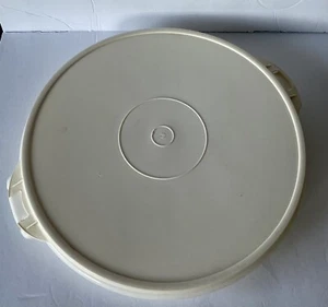 Tupperware Divider & Lid. Storage or  serving pie/cake/veggies/crackers/dips - Picture 1 of 4