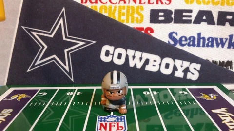 NFL Teenymates Dallas Cowboys Lineman (LM/3-pt. stance) figure Cover