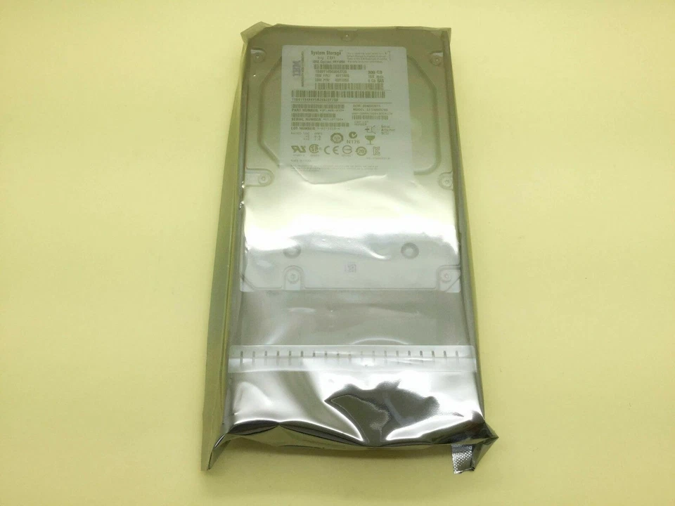 IBM 42D0519 42D0520 42C0264 42C0263 46M7030 450GB 15K 3.5" SAS Hard Drive - Image 1 of 3