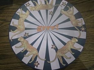 NUEVO JUEGO DE 4 PLATOS DE CANAPÉ DE POSTRE ANTHROPOLOGIE FRANCESES OH LA LA! CAJA REGALO MAEVE - Imagen 1 de 4