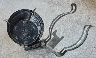 丰田 25690 - 43010 模块组件,EGR 真空 1982 - 1983 丰田 Celica supra — 第 1/4 张图片