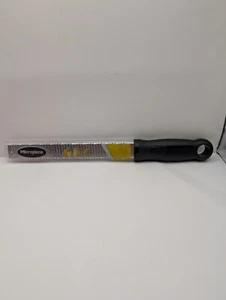 Microplane Classic Zester/ Grater - Picture 1 of 2
