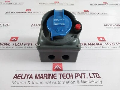 Legrand Hypra 3p+ Prisinter 16A-9H 200-250V~ IP44 52003 - Image 1 of 4