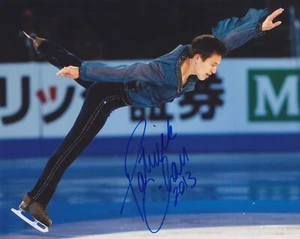 PATRICK CHAN SIGNED FIGURE SKATING 8X10 PHOTO 4 - Picture 1 of 3