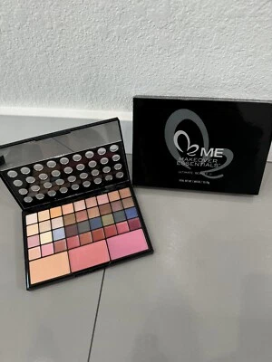 Me MakeOver Essentials Ultimate Beauty II Custom  Eye Shadow Blush Lip Gloss - Image 1 of 4