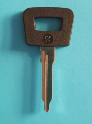 Porsche - Volkswagon Keyblank - Silca PW1P - Free AU Post - Image 1 of 3