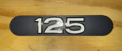 НОВЫЙ ИЗ СТАРЫХ ЗАПАСОВ YAMAHA AT1, AT3, 125 ВЫХЛОПНОЙ ЩИТ ЭМБЛЕМА # 316-14729-30 - Изображение 1 из 3