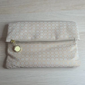 Bvlgari Parfums x Emirates Business Class Cosmetic Bag Toiletry Travel Makeup - Picture 1 of 6