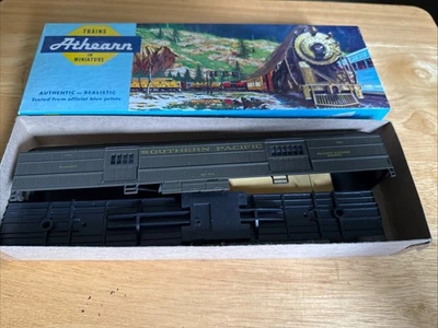 Athearn HO Scale #1843 Southern Pacific REA Heavyweight T&NO 304. NOS - Image 1 of 3