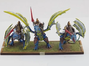 MANTIC KINGS OF WAR ELF DRAKON RIDERS X 3. DIPINTO. VERDE 1875 - Foto 1 di 5