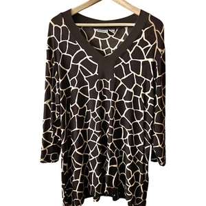 Top Chico's Talla 3| XL Estampado Animal Tejido Líquido Cuello en V Manga 3/4 Acento Dorado - Imagen 1 de 4