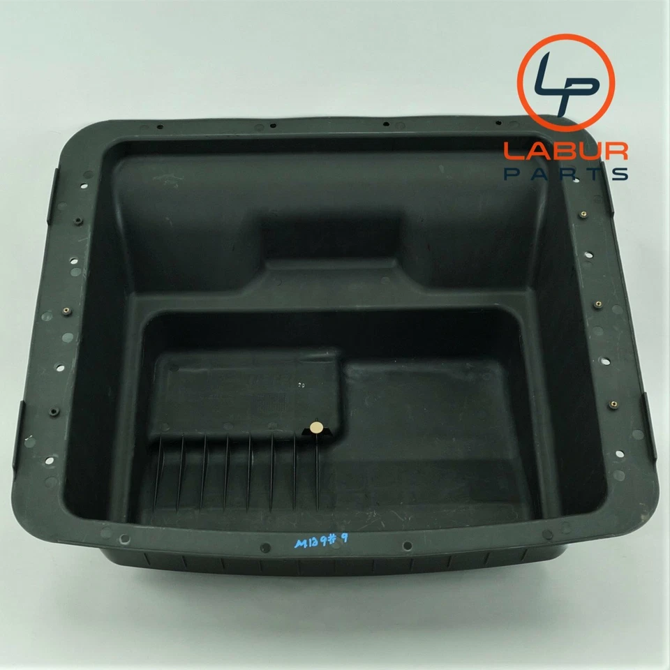 M139 Maserati 05-08 Quattroporte portaequipajes de repuesto para bañera revestimiento de cubo Z1748 Foto 1 de 4