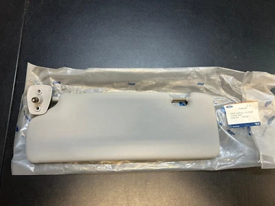 7246718 Visiera parasole sinistro senza specchio Ford Fiesta e Ford Puma - Image 1 of 2