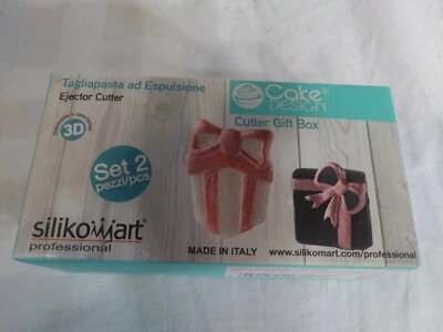 NIB Silikomart Wonder Cakes 3D Ejector Cutter/Christmas Set - Image 1 of 4