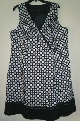 Usado en Excelente Condición Vestido Lane Bryant Mujer 22 Imitación Envolvente Sin Mangas Negro Blanco Algodón Geométrico Foto 1 de 4