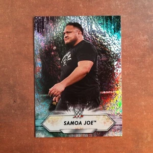 2-03-29 PWE. 2021 wwe foilboard foil rainbow #185 samoa joe - Picture 1 of 2